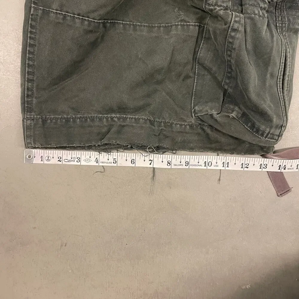 Baggy Y2K Abercrombie and Fitch cargo board shorts 34
